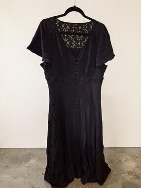 Torrid Women's Black Lace-Back Button-Front Maxi Dress Size 0X